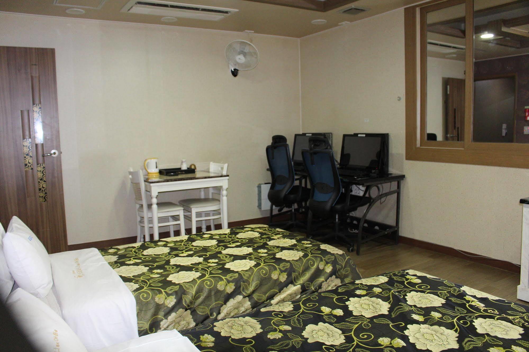 Tiffany Motel Mokpo Zewnętrze zdjęcie