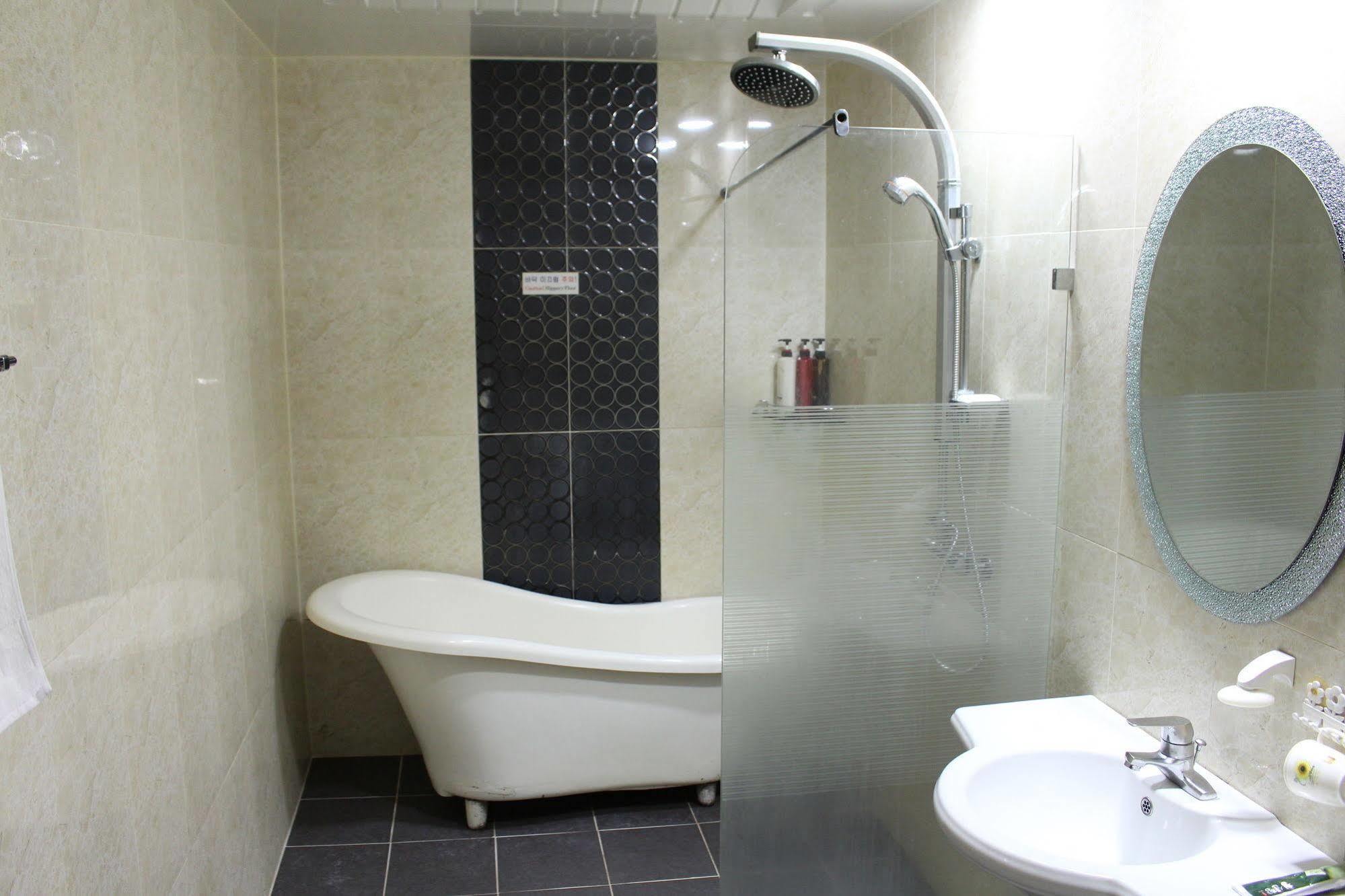 Tiffany Motel Mokpo Zewnętrze zdjęcie