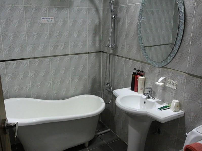 Tiffany Motel Mokpo Zewnętrze zdjęcie