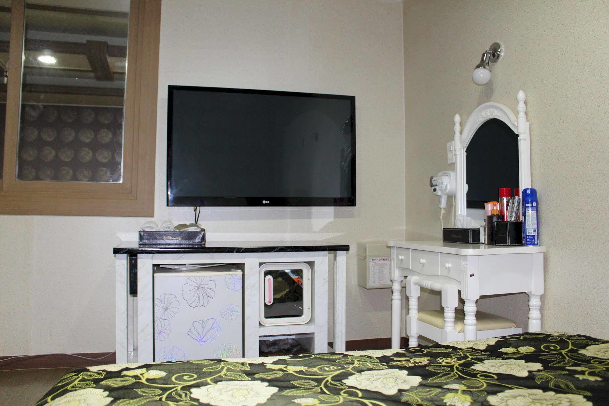 Tiffany Motel Mokpo Zewnętrze zdjęcie