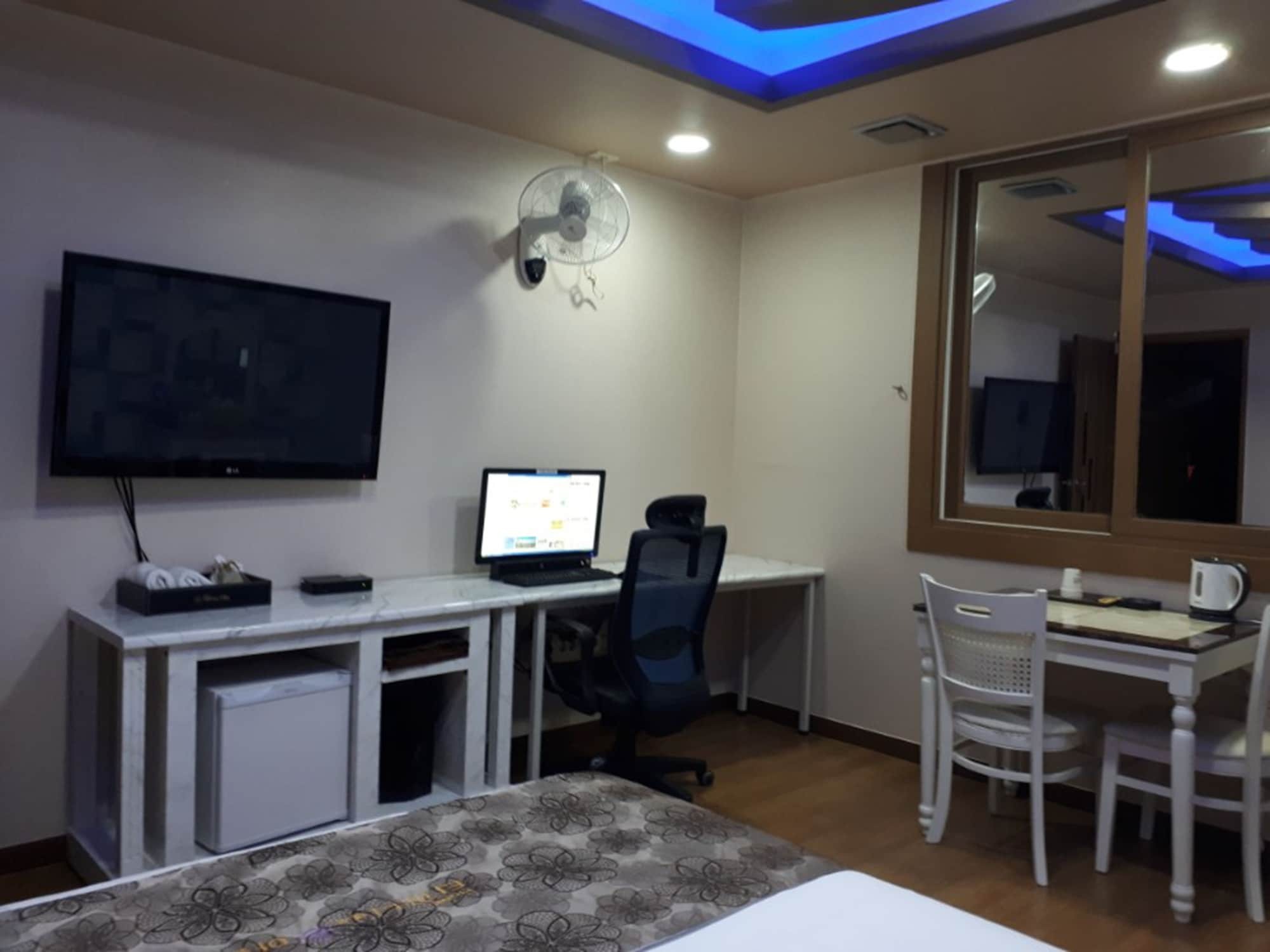 Tiffany Motel Mokpo Zewnętrze zdjęcie